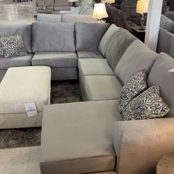 AP🎉 Ultra Comfy Huge Sectional Couch With Chaise// Fast Delivery - Financing 