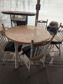 Round Table With 4chairs
