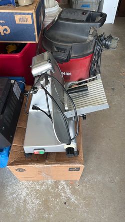 Deli slicer