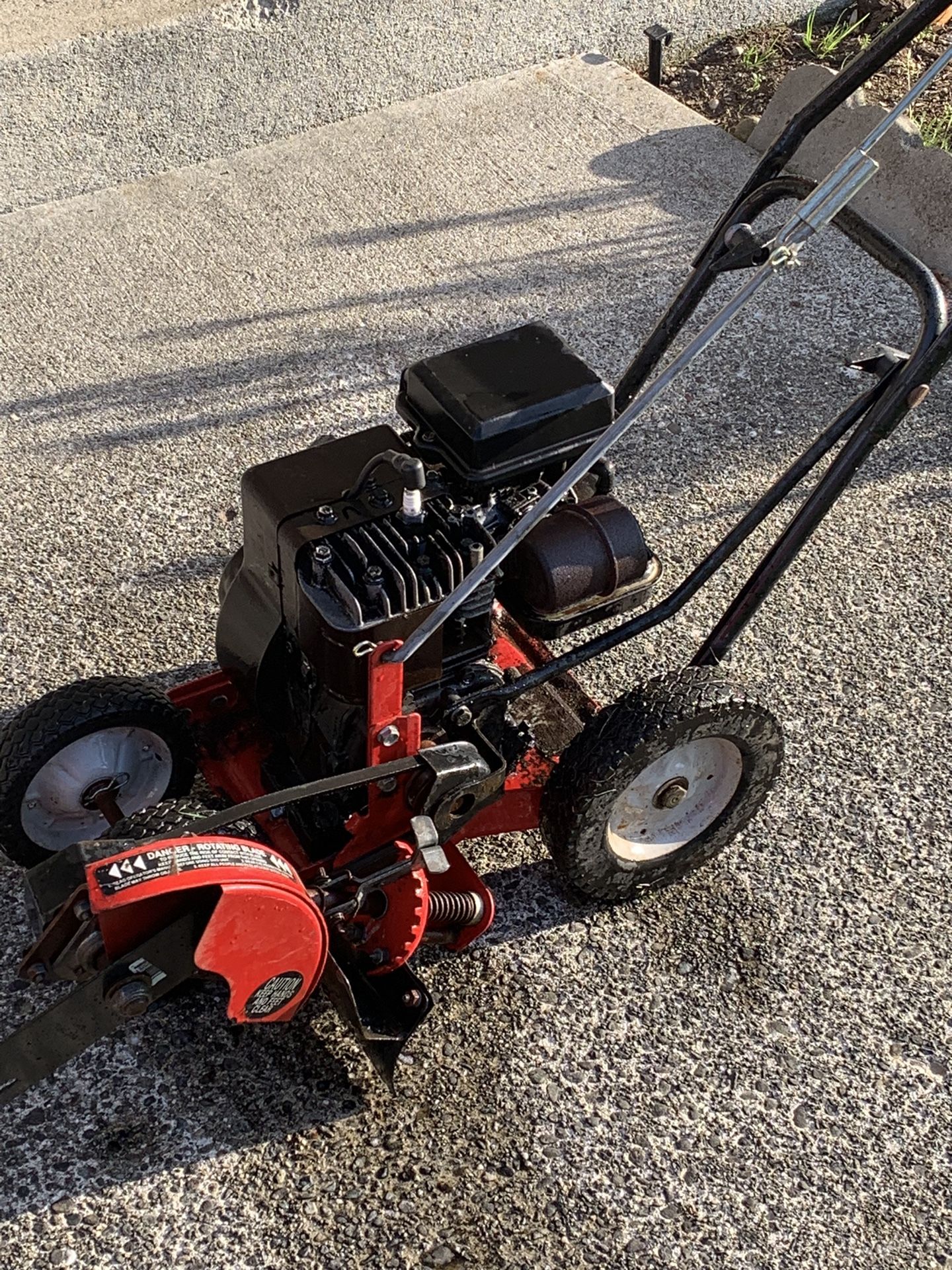 MTD, Yard Machines 3.5 HP Gas Edger