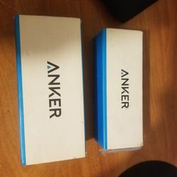 2 Anker Power banks 