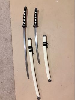 Twin Samurai sword set