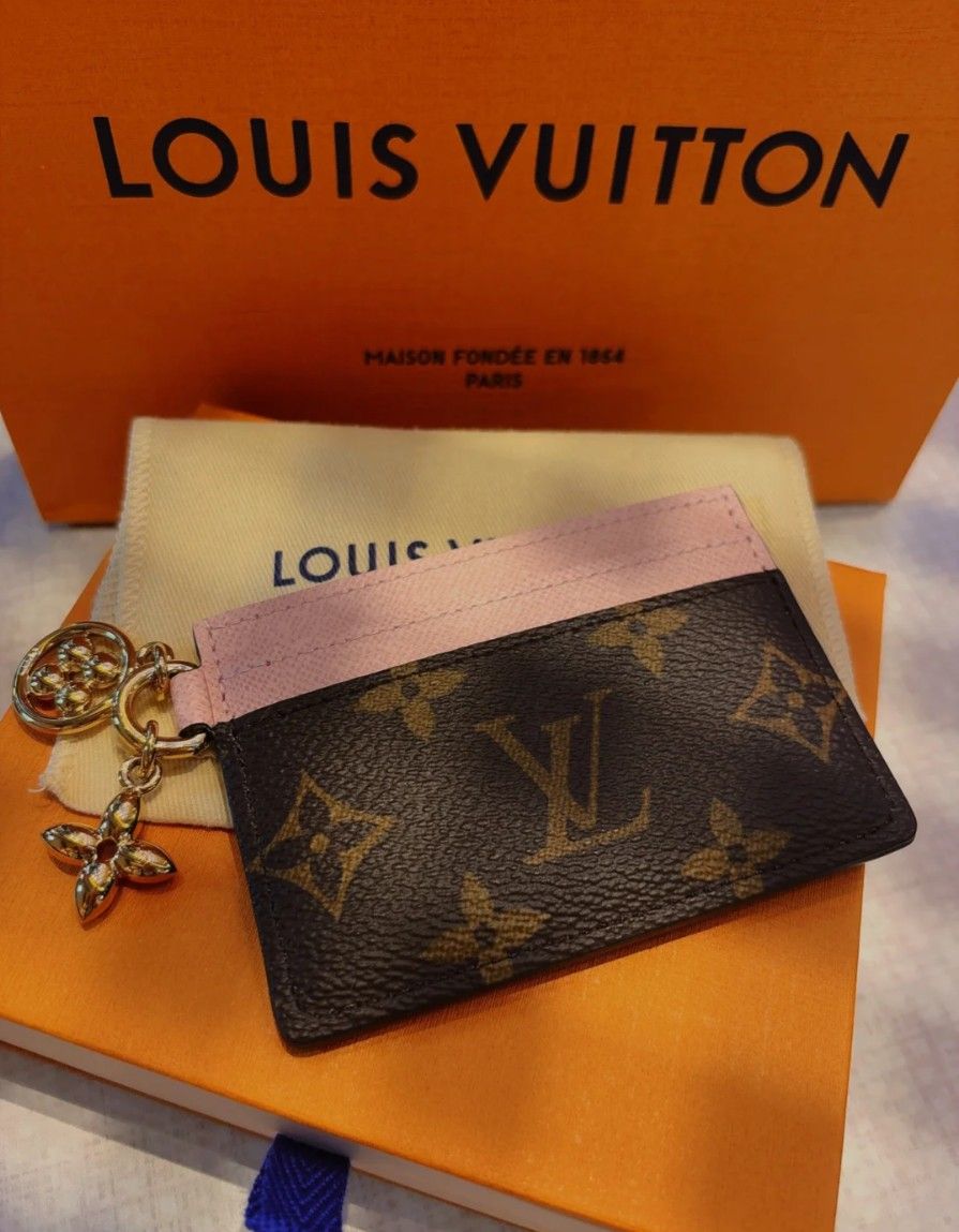LV card bag