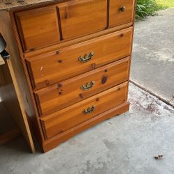 Desks, Chest Of Drawers Free