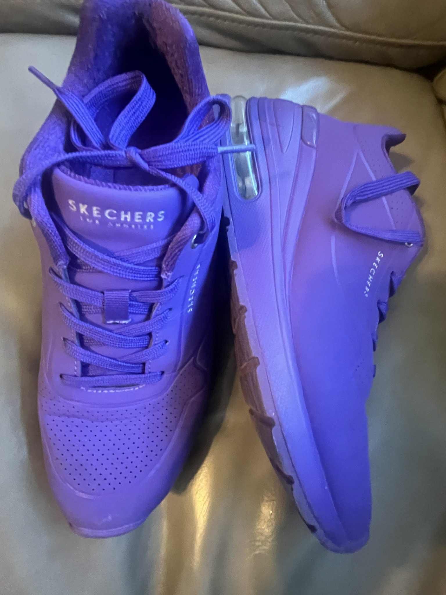 Sketcher’s Air Elevate Casual Woman’s Sneakers Size 9