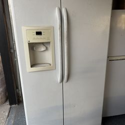 Side By Side Free Refrigerator 