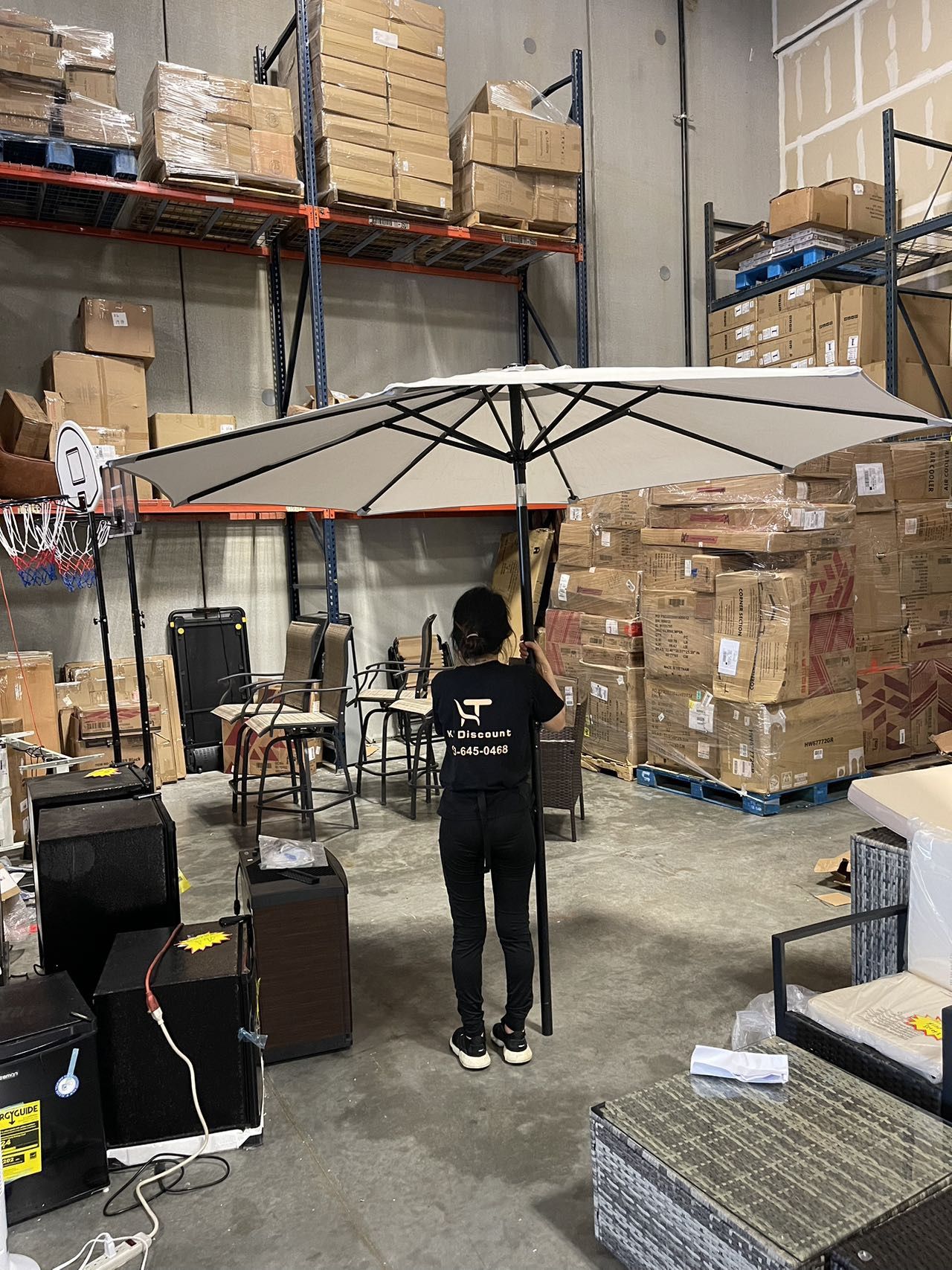 #0 Greesum Patio Umbrella, Outdoor Market Table Parasol with Push Button Tilt, Crank and 8 Sturdy Ribs for Garden, Lawn Backyard & Pool Gray