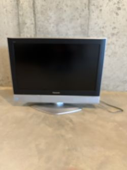 32” Flat Screen TV