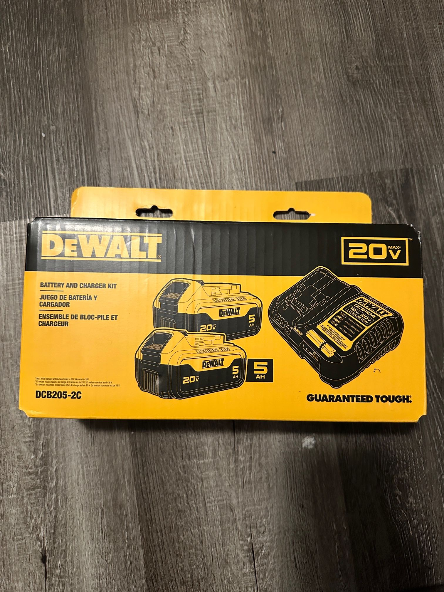 Dewalt 5ah batteries and Charger New
