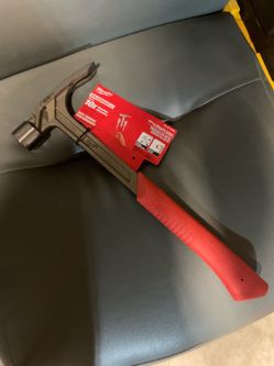 Milwaukee 22 oz Smooth Face Framing Hammer - Brand New