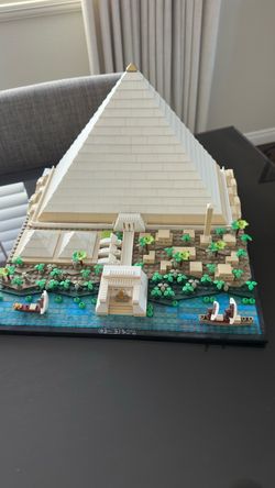 Lego pyramid