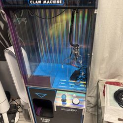 Arcade1Up Full-Size Claw Machine ( read description)