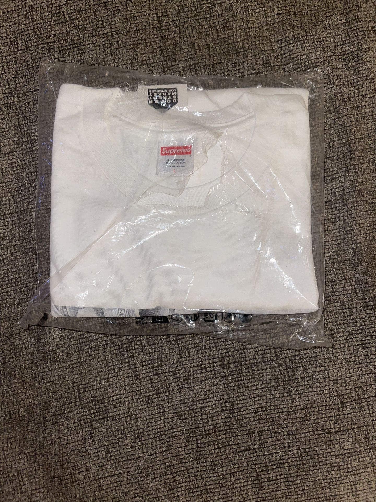 Supreme tee