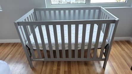 Crib + mattress