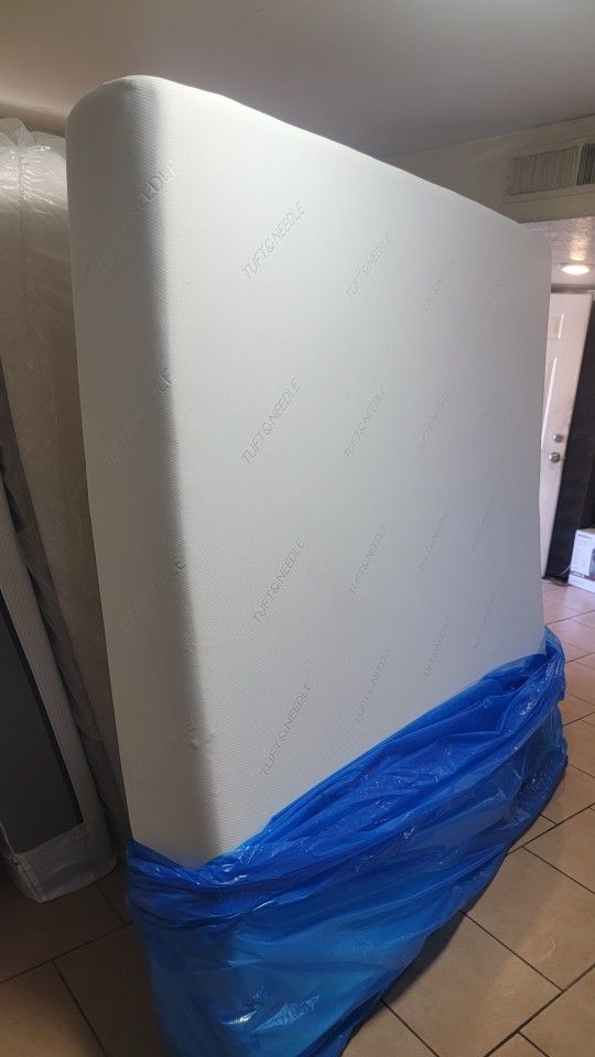 KING SIZE TUFT AND NEEDLE MATTRESS FOR SALE! FREE DELIVERY