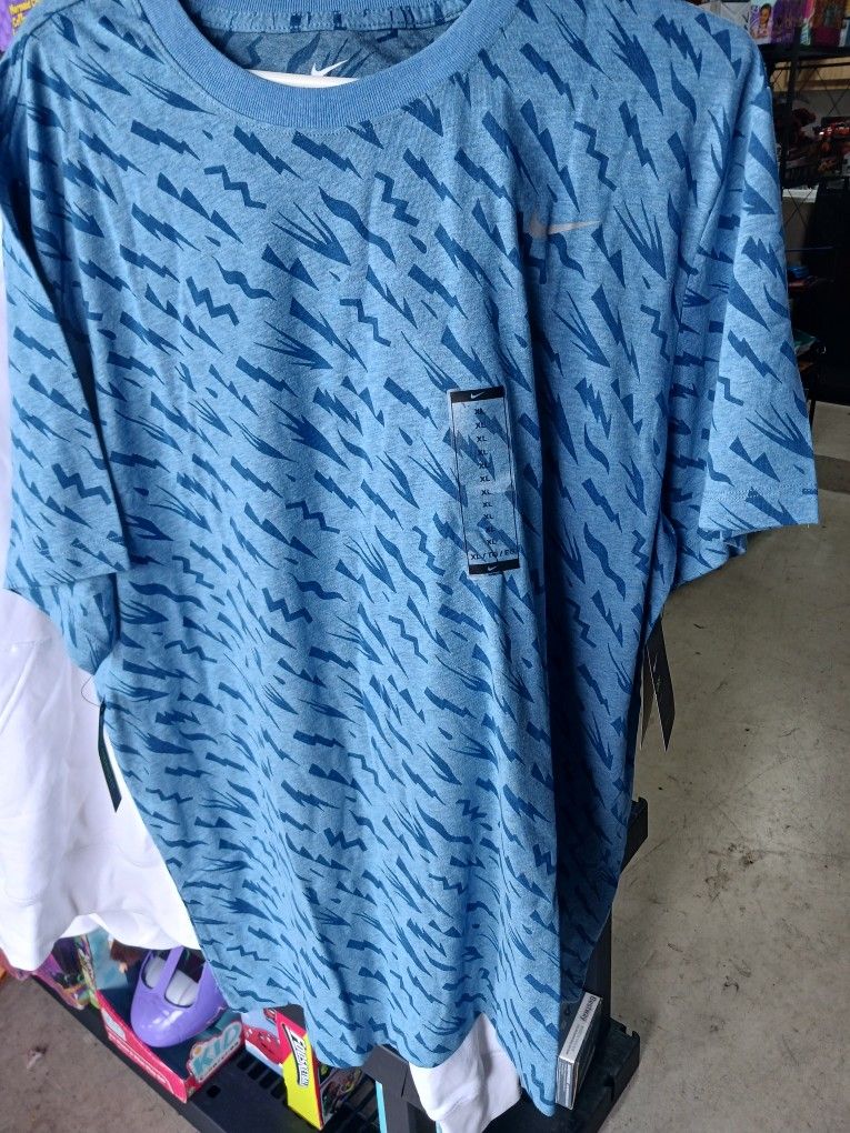 Men's Blue Short Sleeve Shirt