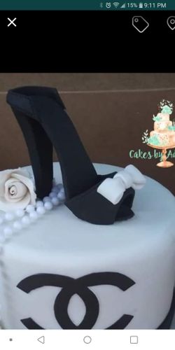 Fondant high heel cake topper