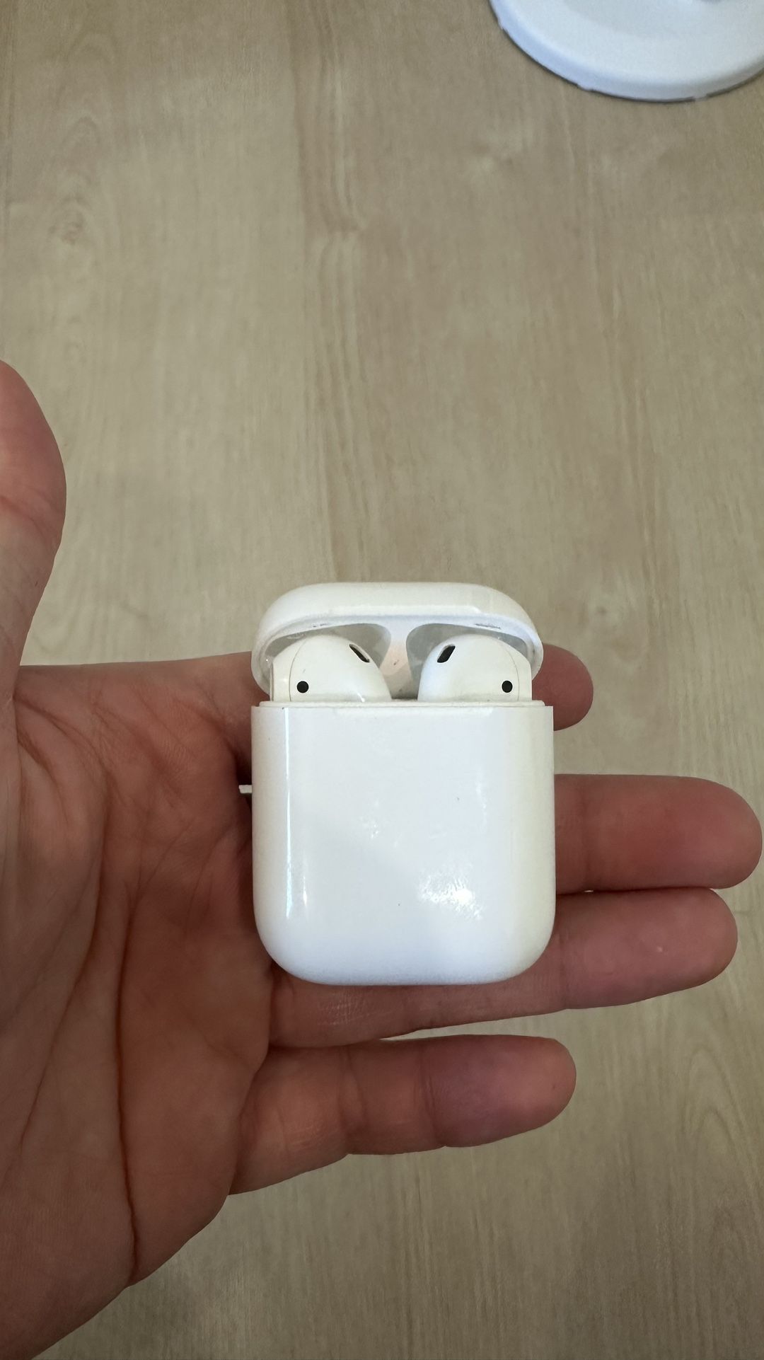 Apple Air Pod Gen 2 Great Working Condition