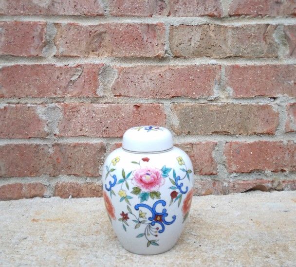 Vintage Andrea By Sadek Flowers Ginger Jar/Lid
