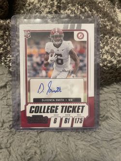 Davonte Smith Auto Rookie Card