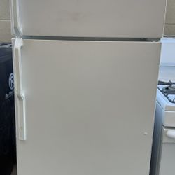 Refrigerator. Everything Works $135 Firm Price