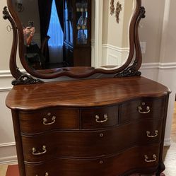 Vintage Mahogany Dresser with Mirror 