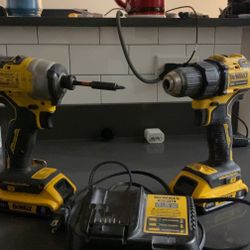 DeWalt 20v Impact And Drill With Charger 