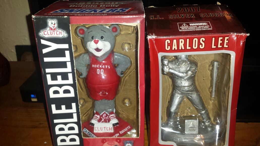 Bobble belly clutch. And. Carlos lee los 2 por 20