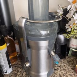 Oster Juicer