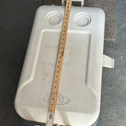 Large Igloo With Wheels And Handle 