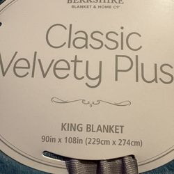Classic velvety plush blanket