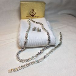 Premier Designs “Charisma” Necklace, Bracelet and Earrings Set. Absolutely beautiful!