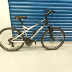 BICYCLE GIANT 27 SPEED BRAND NEW 