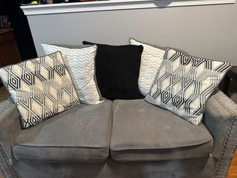 4 Peace Couch