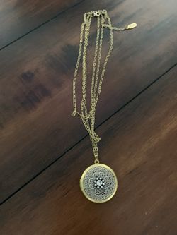 Like new artist Clara Beau Locket