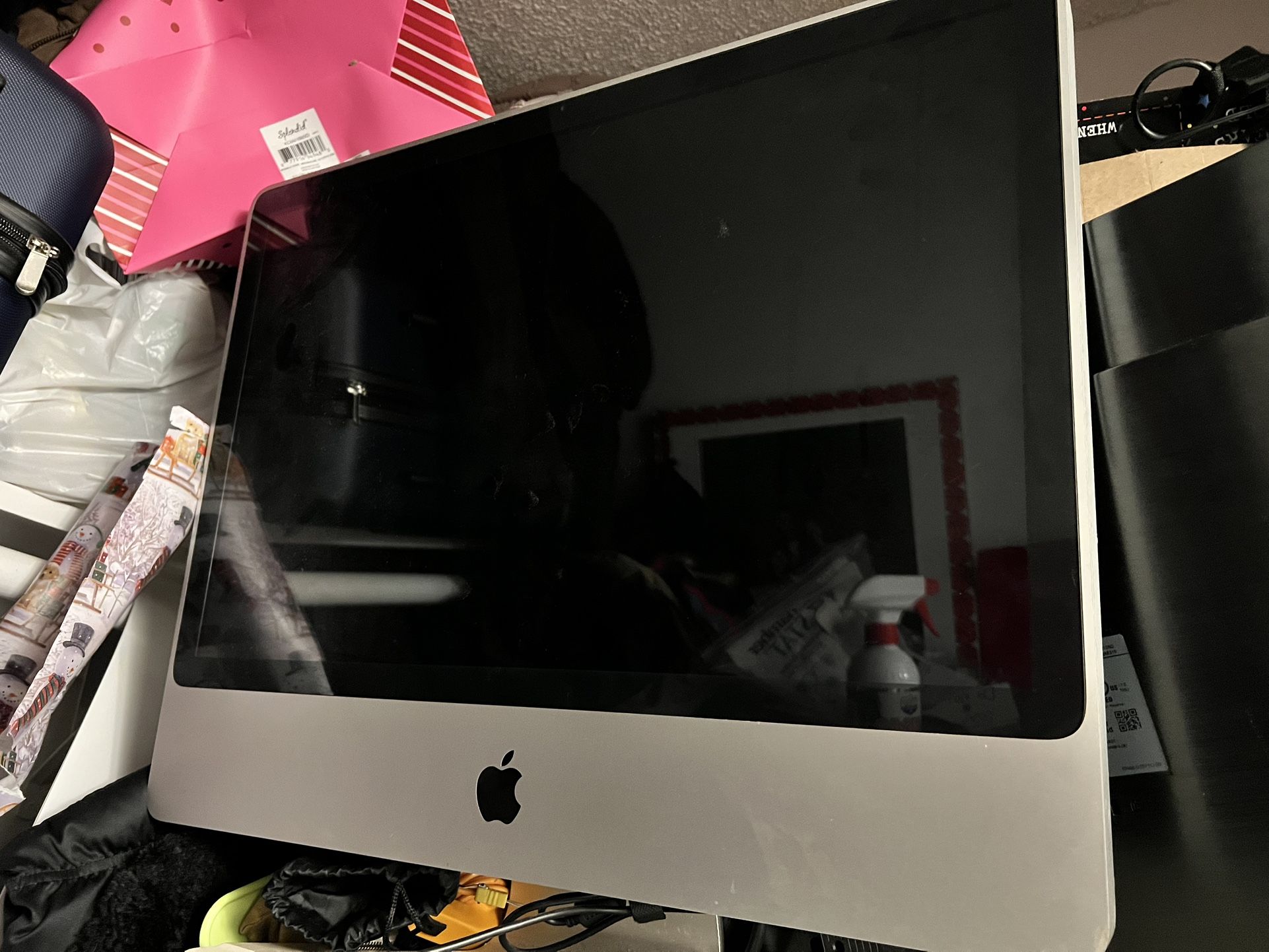 Deal For 2 Apple Computer And Tv