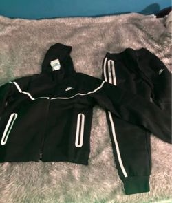 Nike tech set size medium brand new