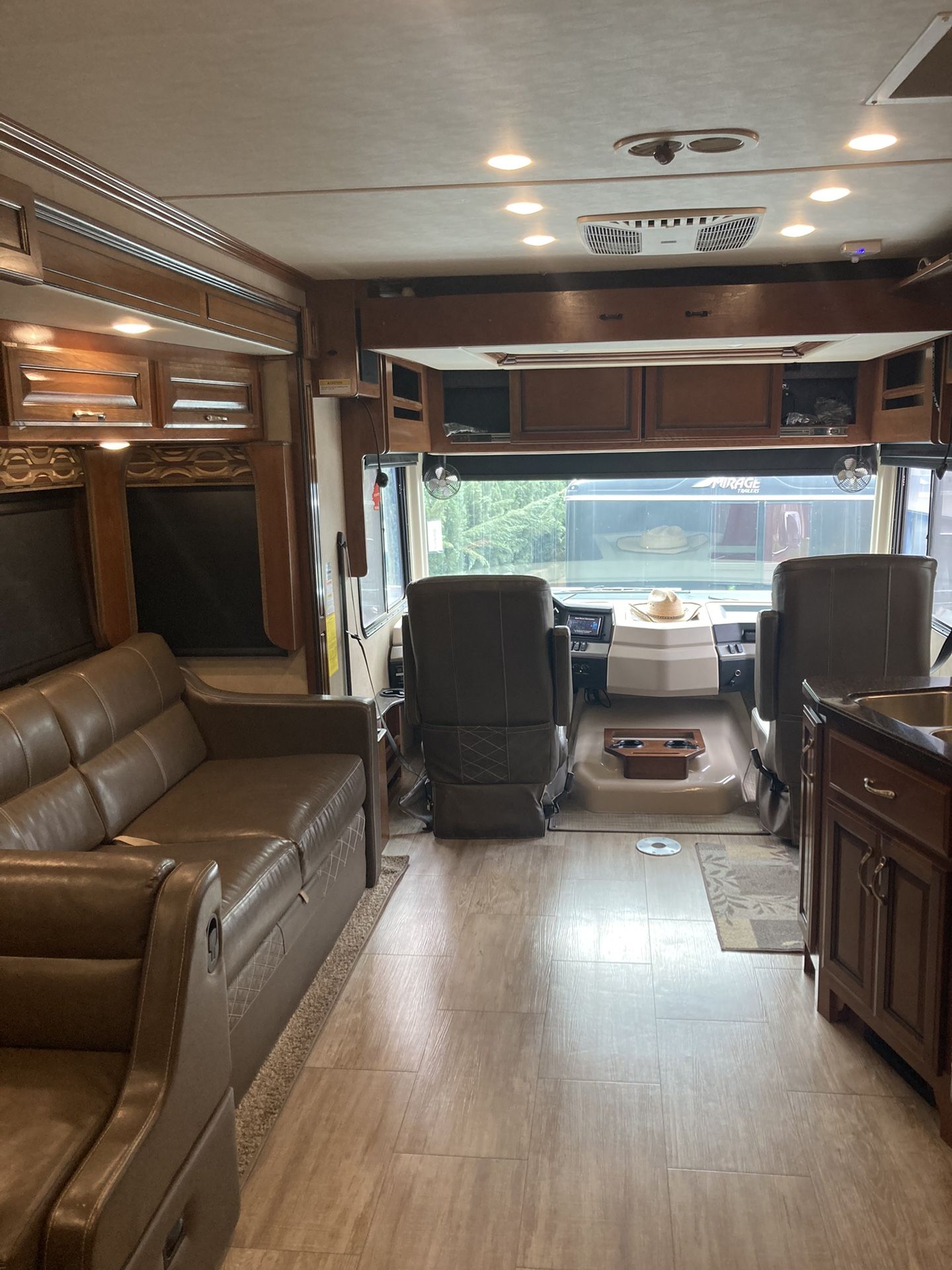 2018 fleetwood Bounder 36 feet bunk beds for Sale in Yorba Linda, CA