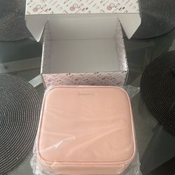 Makeup case white light mirror