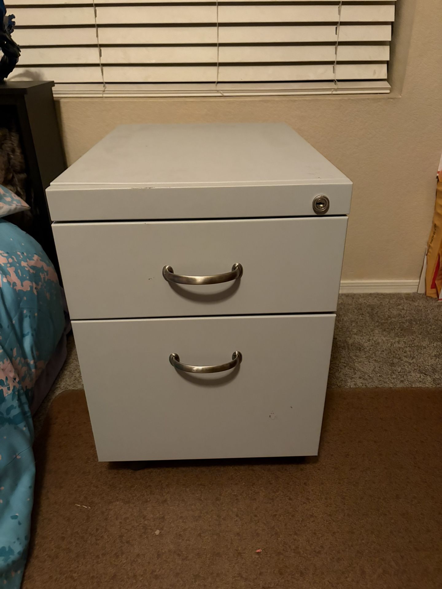 Filing Cabinet On Wheels (no Key)