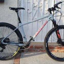 Santa Cruz High Ball. Carbon Frame. Upgraded rear hub and Automatic Seat Control. $ 1650.00 Firm .