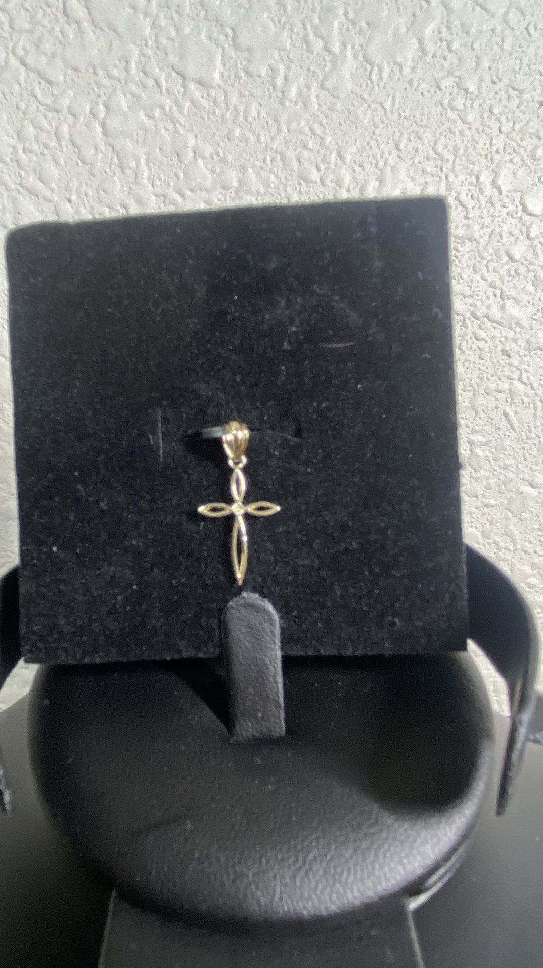 10k Gold Cross Pendant 