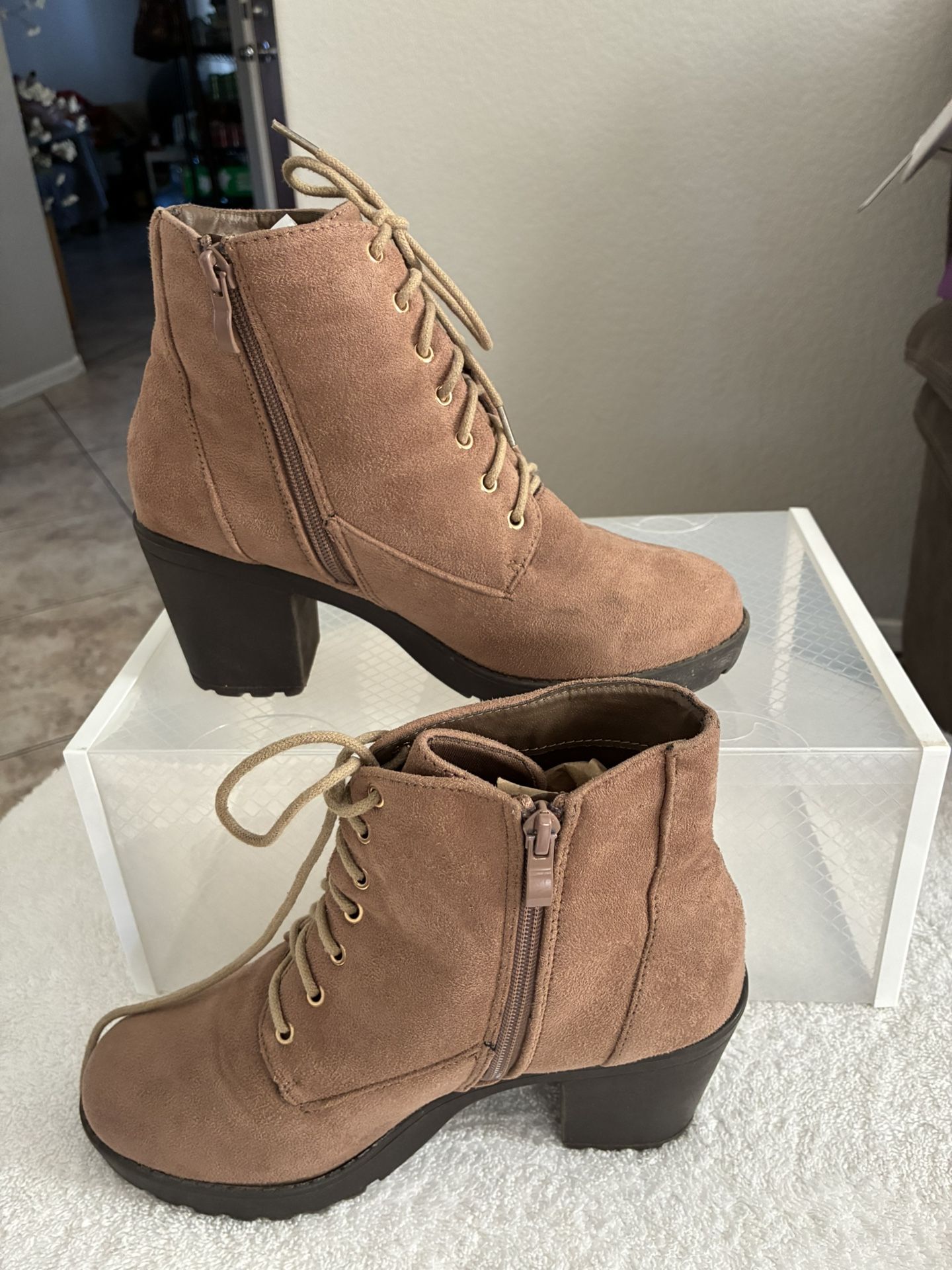 Boots Women’s Size 8.5