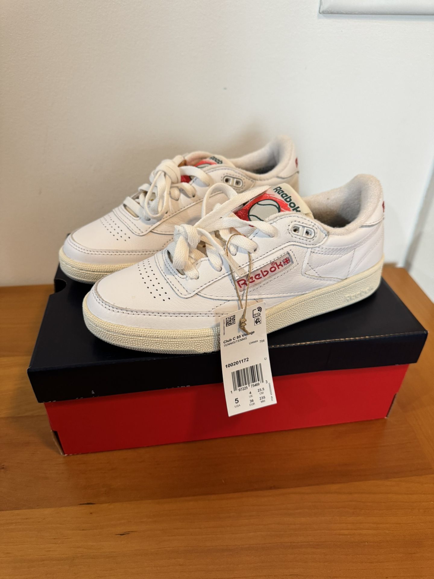 BNIB Reebok Club C 85 Vintage Shoes - Size 6.5 W / 5 M