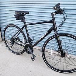 TREK HYBRID BIKE TIRE 700C SIZE L