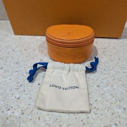 Louis Vuitton  Epi  Jewelry  Case With Ring Pouch