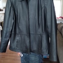 Worthington 100% Genuine Leather Jacket – Petite Medium – Classic Black