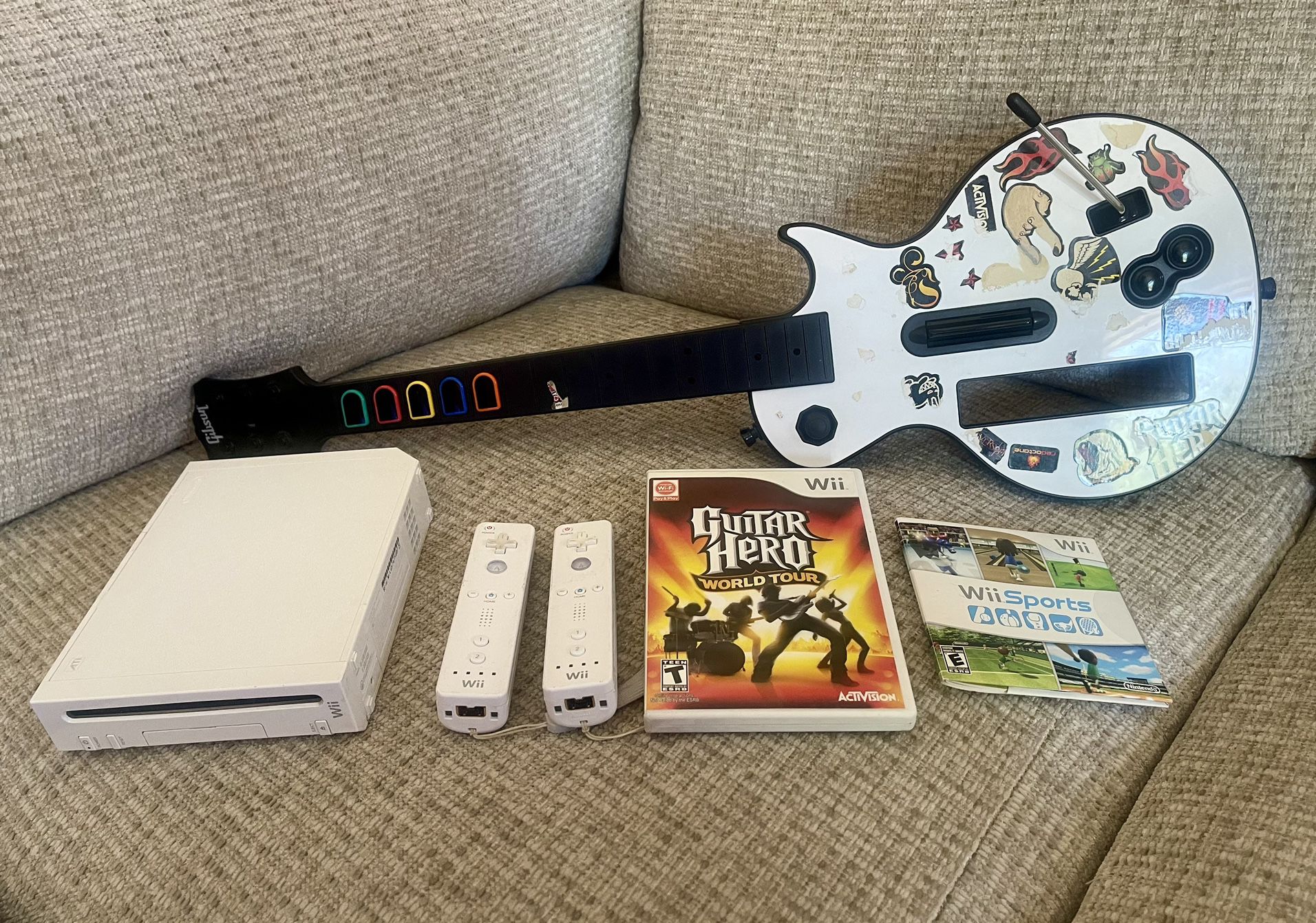 Nintendo Wii Guitar Hero / Wii Sports Bundle!