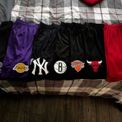 New Era Mesh Shorts Men’s 2xl Fits like XL