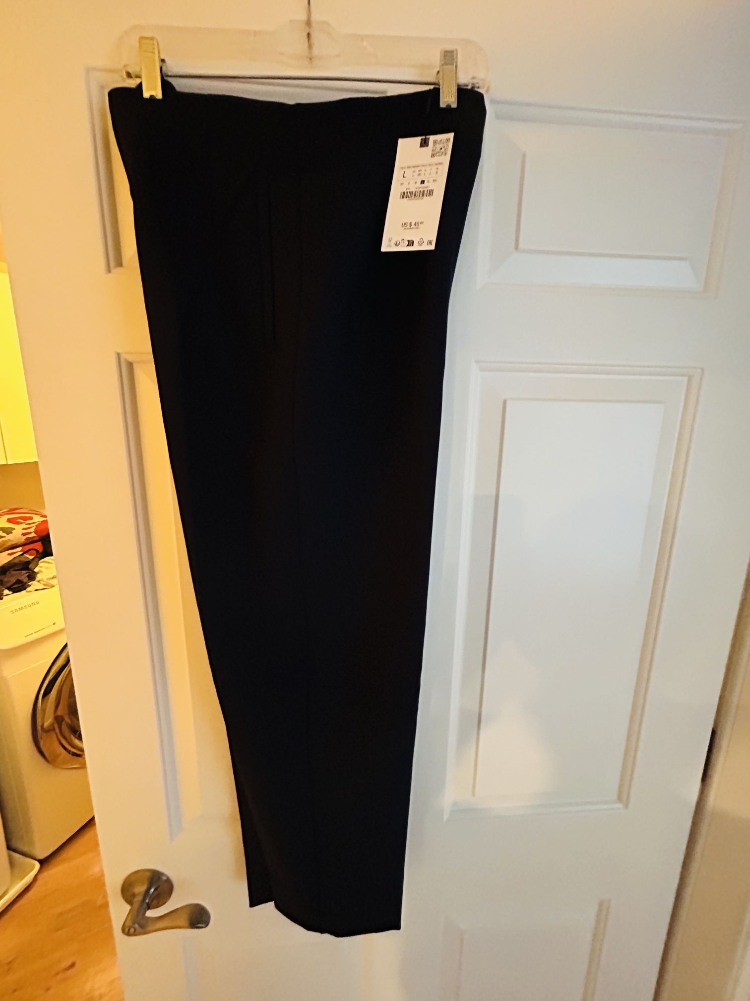 Brand NEW Zara Women ZW Collection Wool Blend Mid-Rise with label,dark blue and gray. Size LI have the same in Gray . Stretch, Side Pockets please